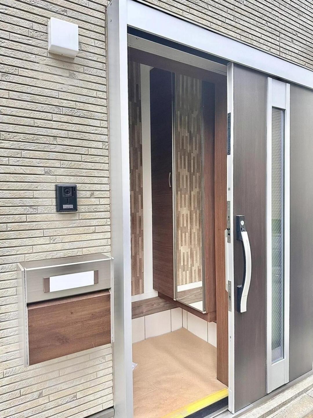 Ferienhaus Qiqi House Serenity 新築一軒家宿 Brand New Exclusive 3-story House Near Skytree Asakusa *